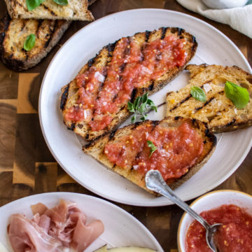 Pan con Tomate