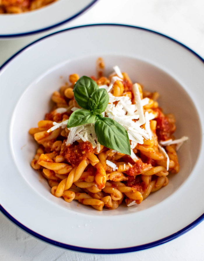 Blender cherry tomato sauce with pasta