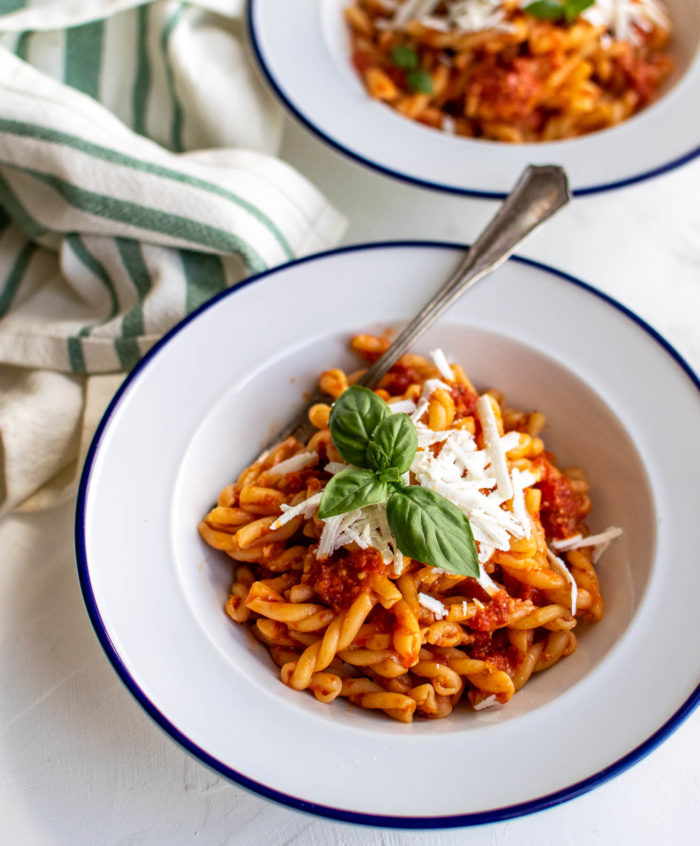 Blender cherry tomato sauce with pasta