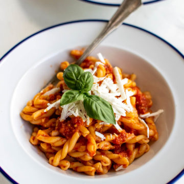 blender cherry tomato sauce with pasta