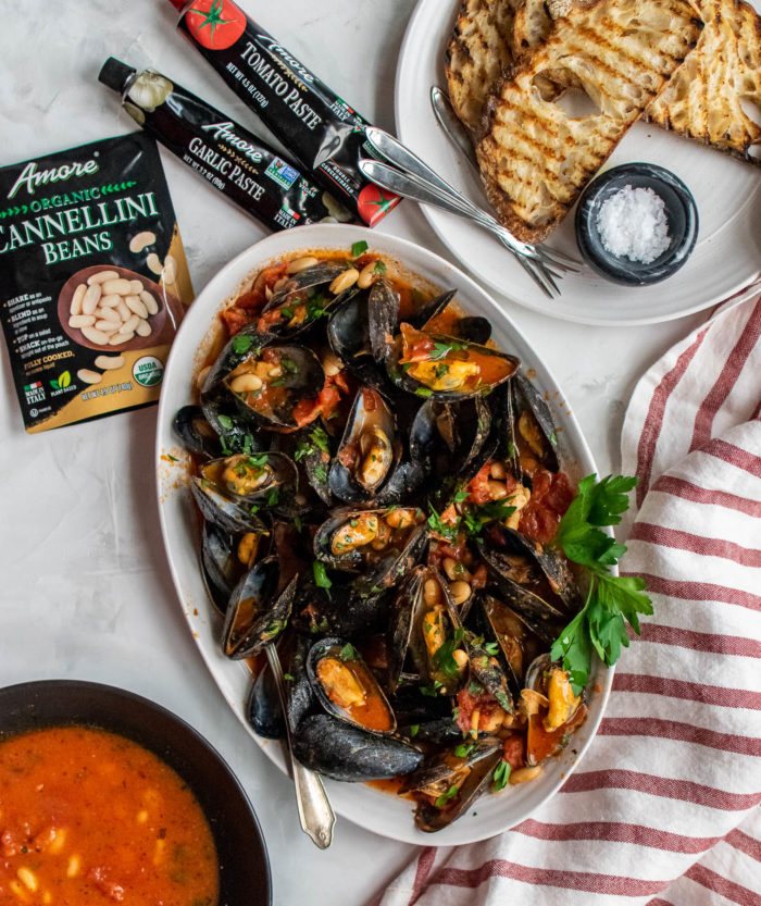 Mussels with Tomatoes and Beans 