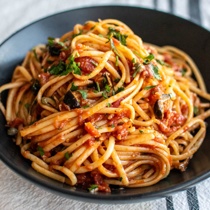 30-Minute Spaghetti with Canned Clams and Fresh Tomato Sauce - Maplewood  Road