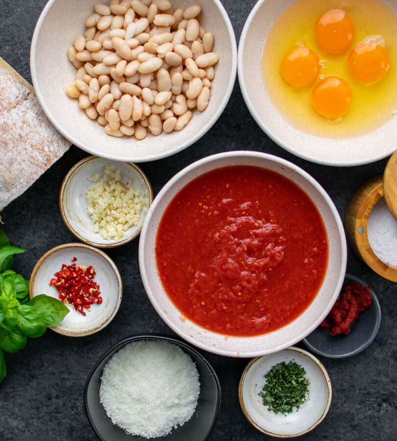 Eggs in Purgatory with White Beans ingredients.